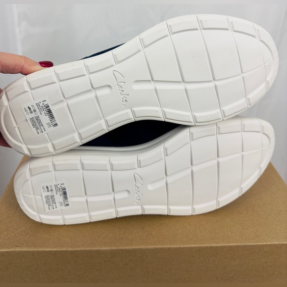 Clarks Women's Ezera Cloudsteppers Lace Sneaker, Dark Navy Camo Size - 12M.  NIB - Picture 13 of 15
